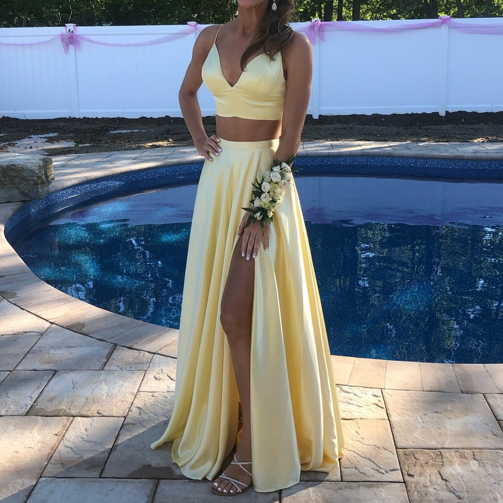 Sherri Hill Yellow Prom Dress